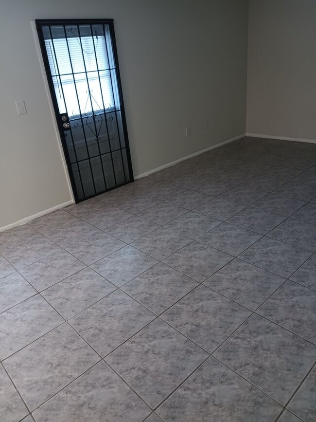 Photo - 1424 Holden Ave Unit B