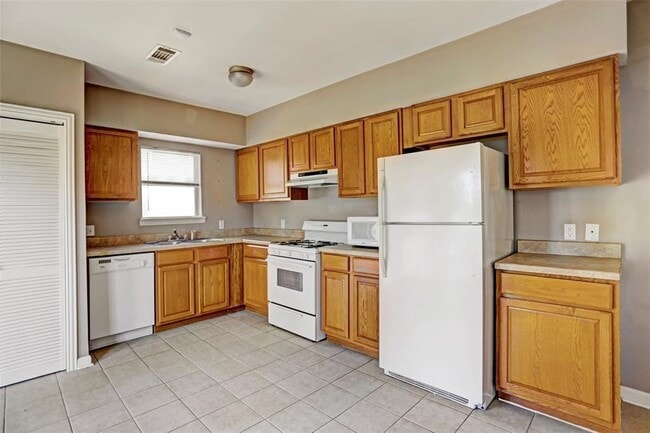 Photo - 2424 Brun St