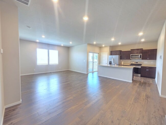 Photo - $2,700 - 3 Bed / 2 Bath Gorgeous Single Level Home with Beautiful Views