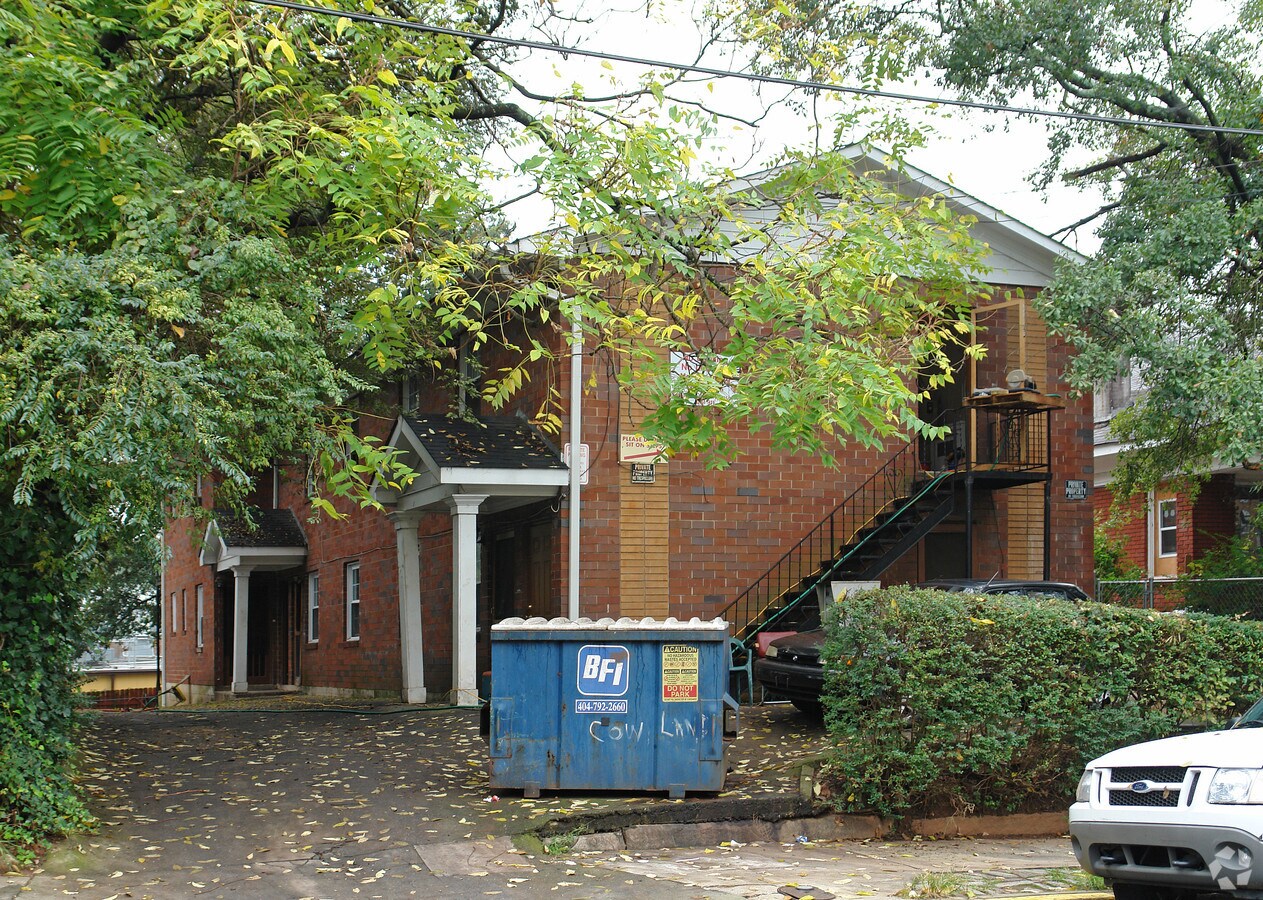 Photo - 395 NE Linden Ave Apartments