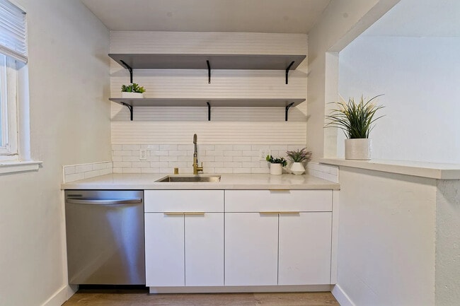 Photo - 265-271 N 6th St