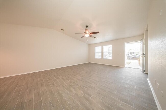 Photo - 9117 Checkerbloom Dr Casa