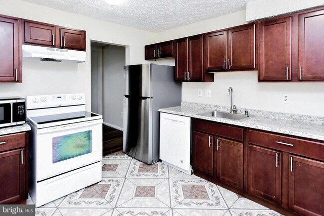 Photo - 2115 N Anvil Ln