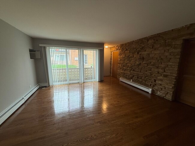 Photo - 13 Scotdale Rd Unit 1