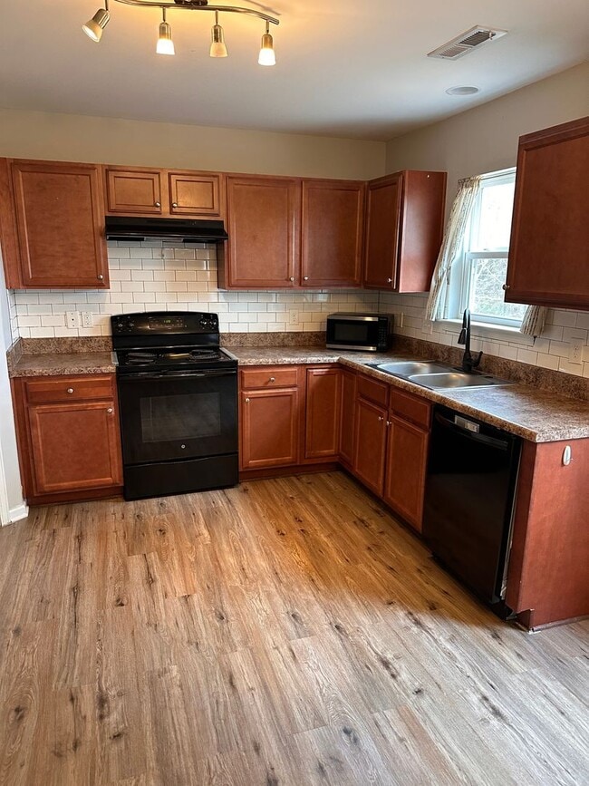 Photo - Great home in quiet neighborhood