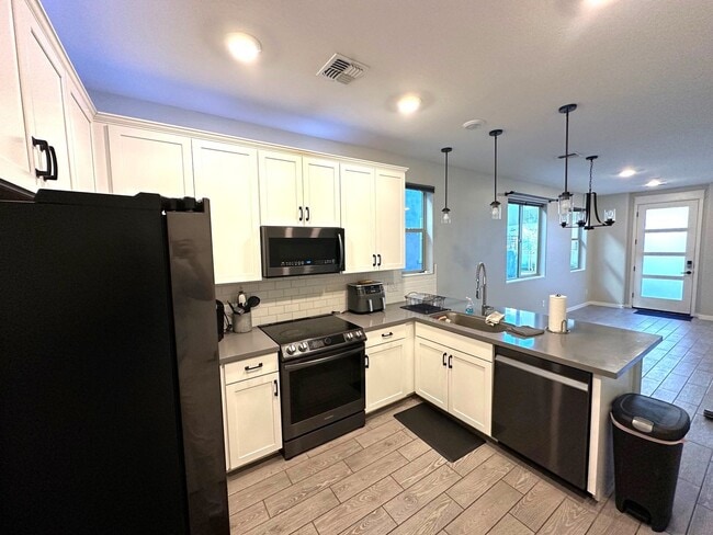 Photo - 4 bed 2.5 bath townhouse in The Crossings