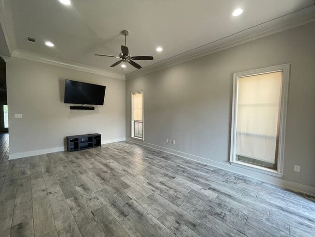 Photo - 3 Bedroom House in The desirable University Villas