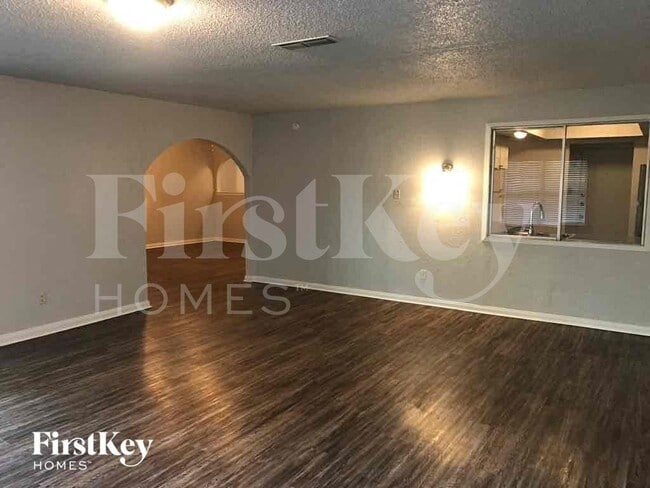 Photo - 732 NW Ann Lois Ln