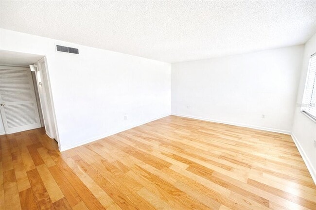 Photo - 2505 N Alafaya Trail Unit 8