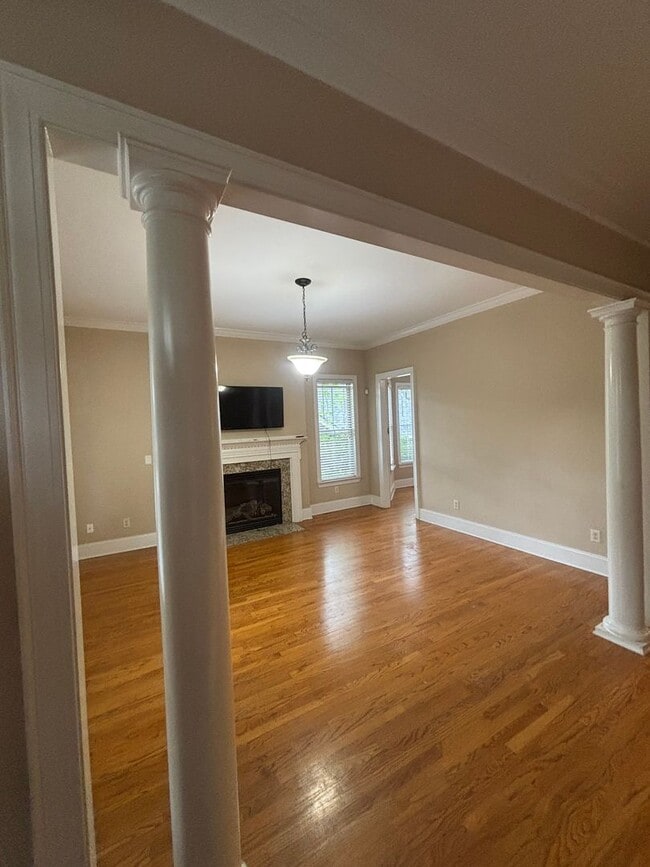 Photo - 4 bedroom near five points