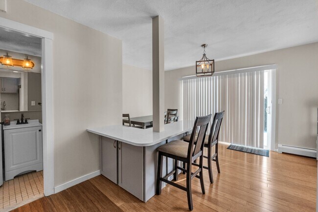 Photo - 18 Merlin Ct