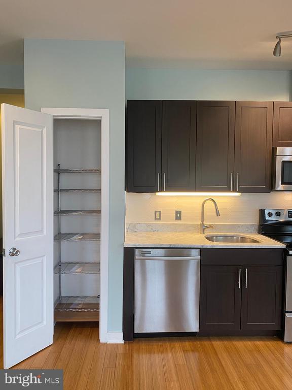 Photo - 4742 Pine St Unidad 202