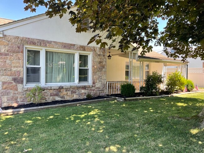 Building Photo - 2172 Sunbury Rd Rental