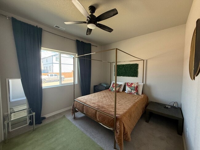 Photo - 4 Bed 3 Bath Home Minutes Away from Ft. Carson, Peterson SFB , & Schriever SFB!!
