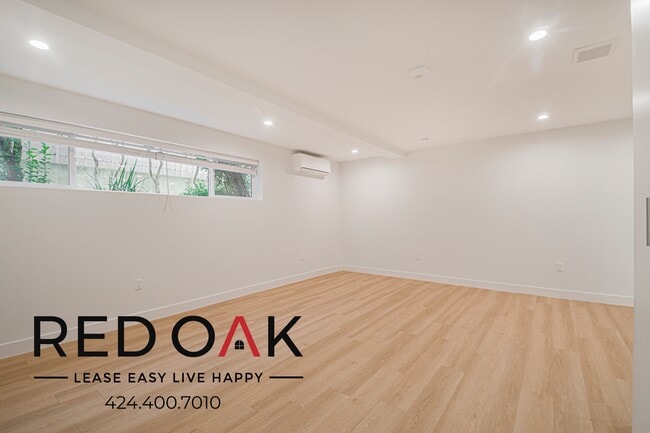 Photo - 6738 Independence Ave Unidad A1