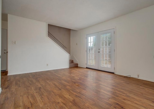 Building Photo - 2501 Mission Hill Dr Unit C