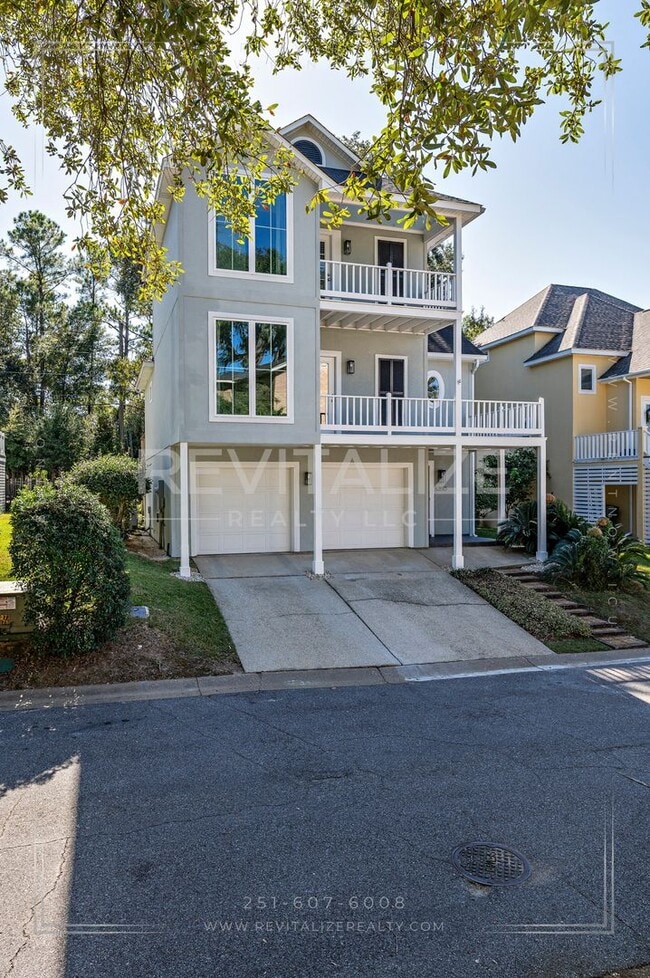 Photo - Charming 3-Level Home with Water Access in...