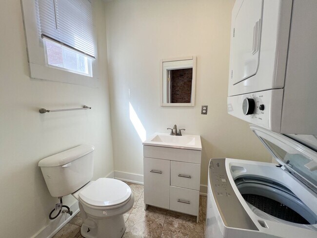 Photo - 1508 Moore St Unit 2