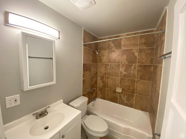 Photo - 354 S Brookside Dr