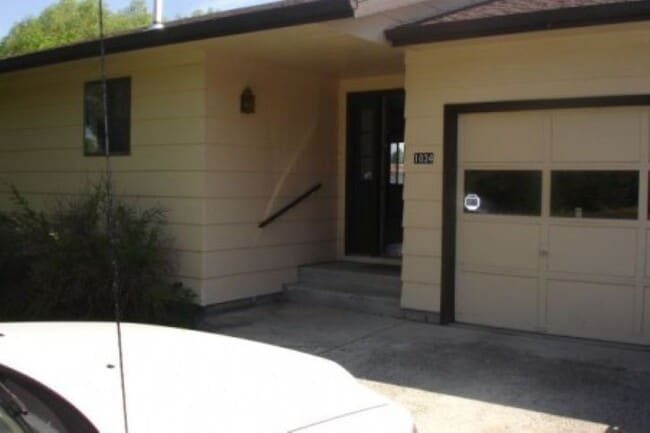 Building Photo - 1034 Wicks Ln Unit 1034