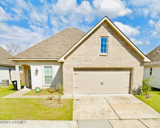 Building Photo - 6217 Lake Edge Dr Rental