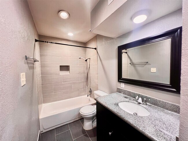 Photo - 10047 Westpark Dr Unidad 18