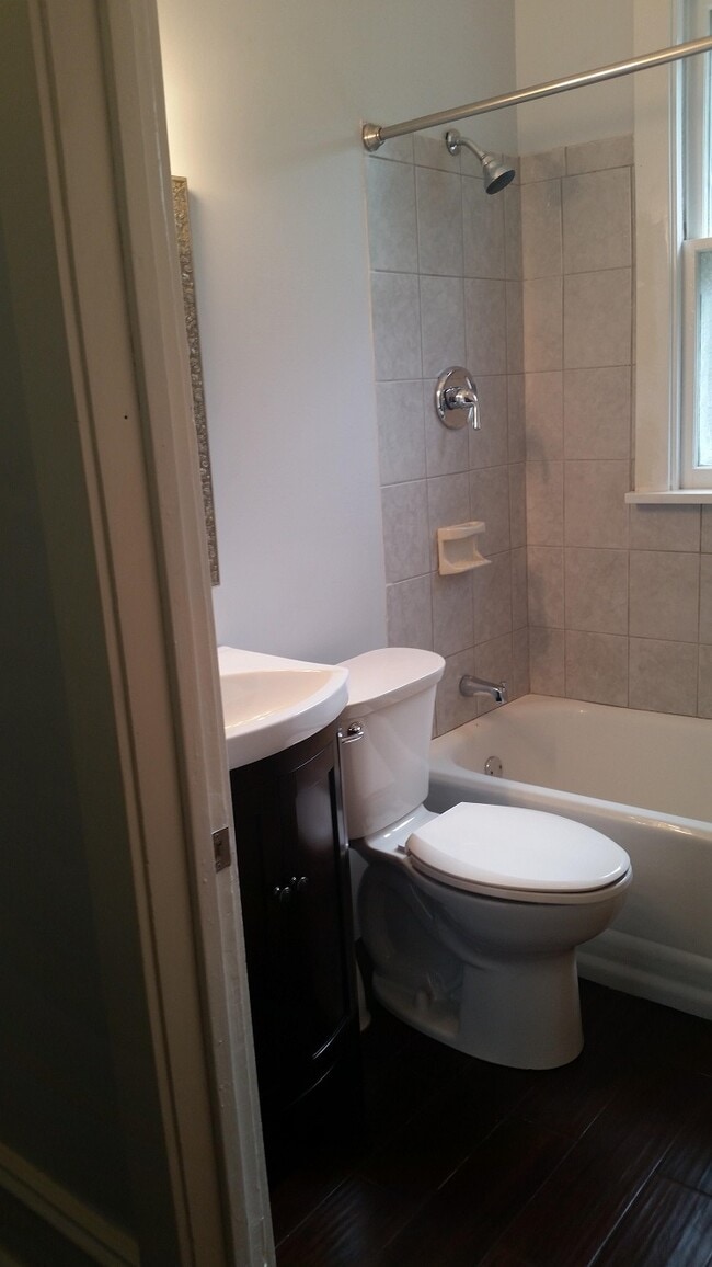 Photo - 129 N Porter St