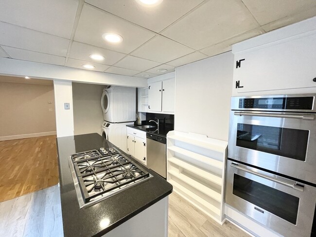 Building Photo - 130 P St Unit 1