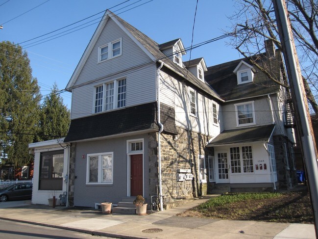 Photo - 1348 Ashbourne Rd