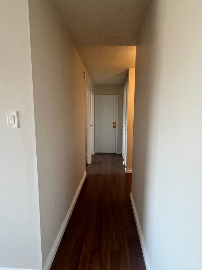 Photo - 16421 Stony Plain Rd Unité SR312