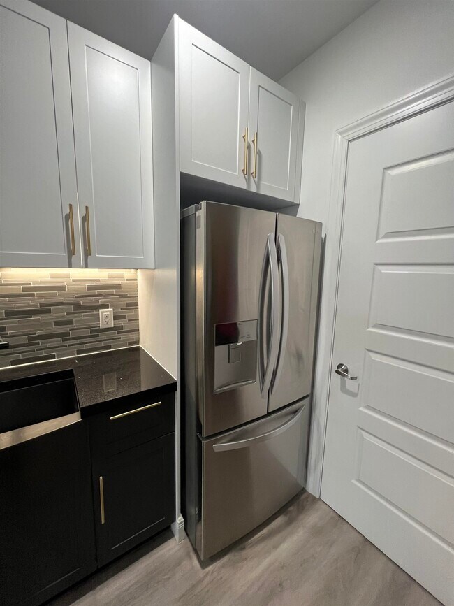 Photo - 211 Baldwin Ave Unit 202