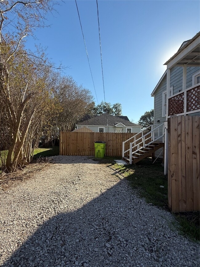 Photo - 2711 Avenue G Unidad Rear