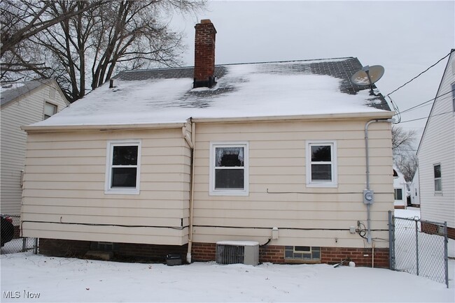 Photo - 24850 Zeman Ave