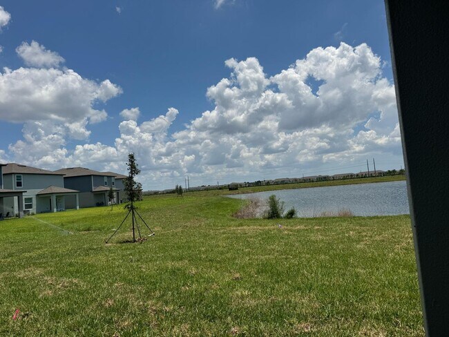 6011 Blue Paloma Ct