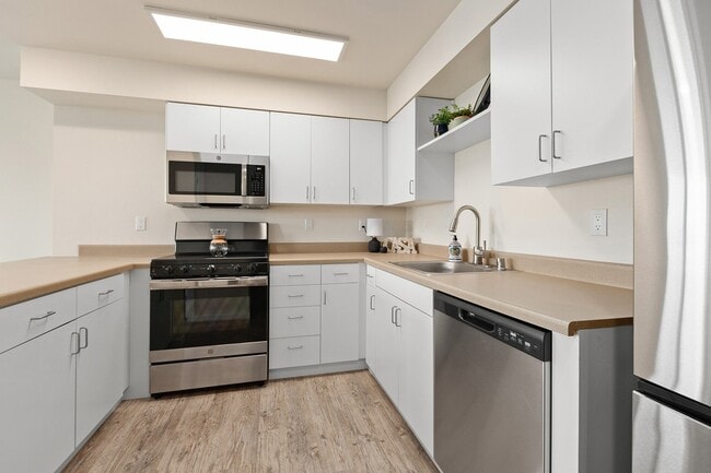 Kitchen - Legacy Plaza Senior Living Apartments