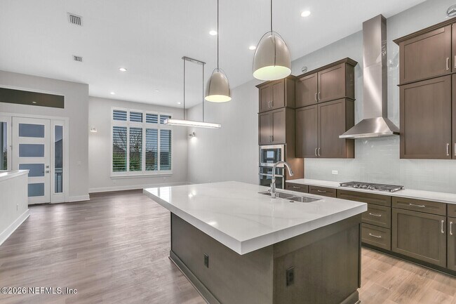 Photo - 459 Crestview Dr