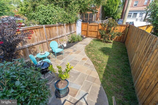 Photo - 1147 Colonial Ave