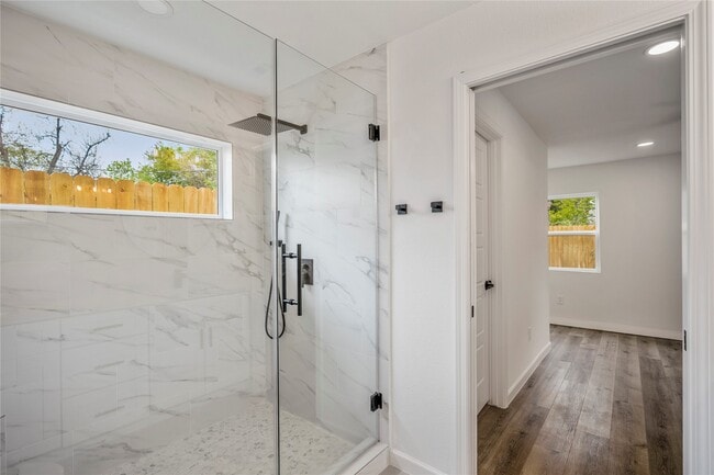 Photo - 3923 Alsace St