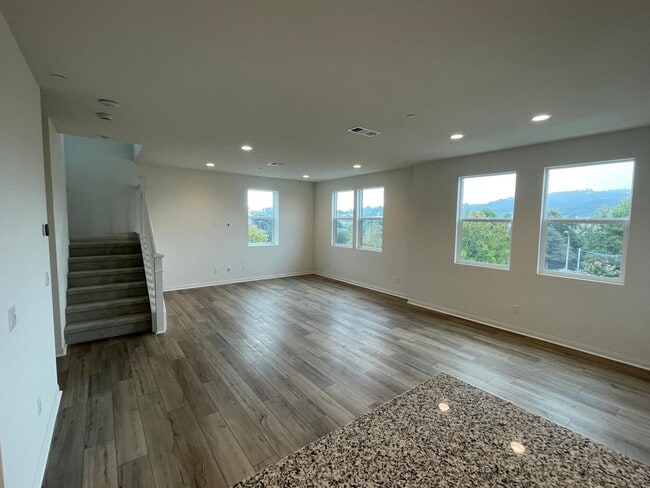 3 Bed 3 Bath Townhouse in San Marcos - Brand New - 3 Bed 3 Bath Townhouse in San Marcos - Brand New