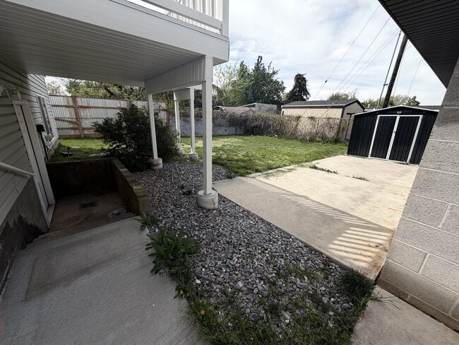 Photo - 5729 S 2400 W Unidad 1