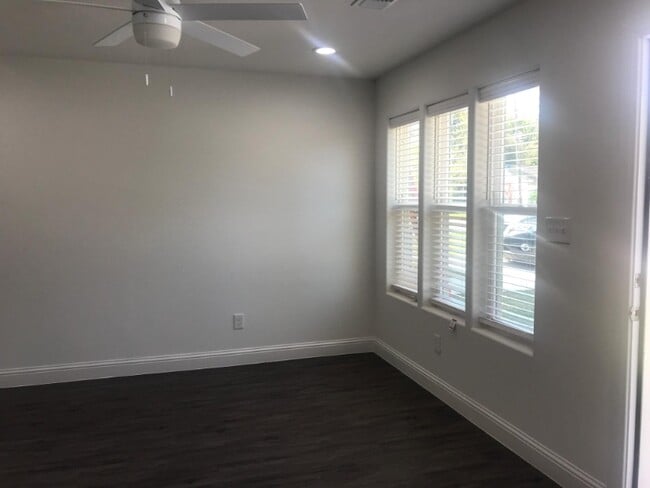 Photo - 904 N Bush Ave