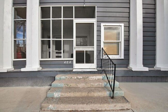 Building Photo - Charming Downtown 1-Bedroom in Historic Victorian Building
