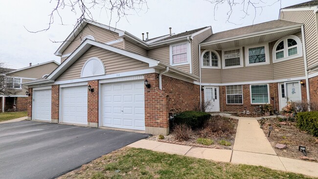 Building Photo - 310 W Happfield Dr