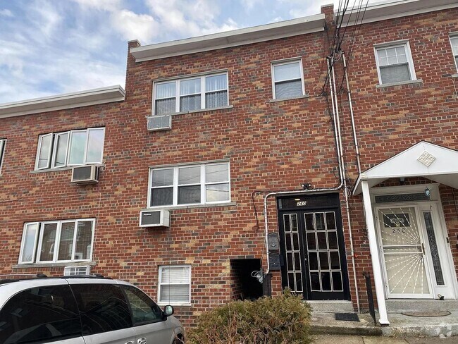 Building Photo - 260 E 238th St Unit 2 Fl Rental