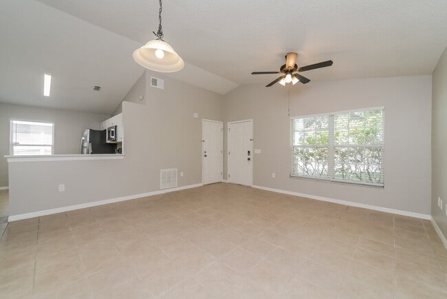 Photo - 326 Daniels Pointe Dr