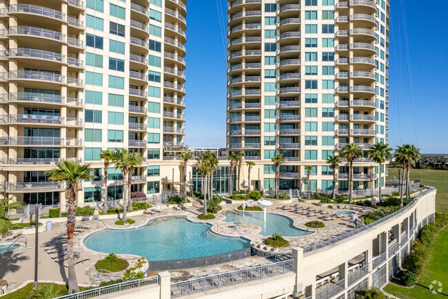 Photo - Palisade Palms