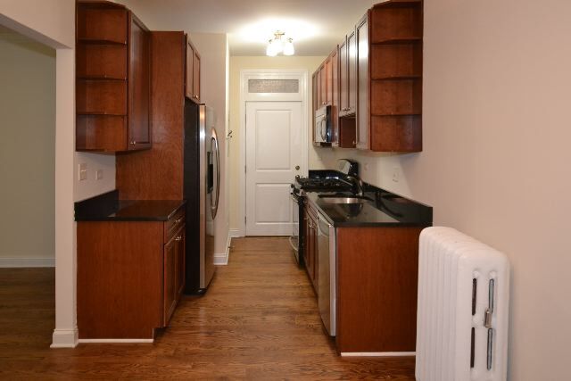 Photo - 747 W Addison St Unit S2