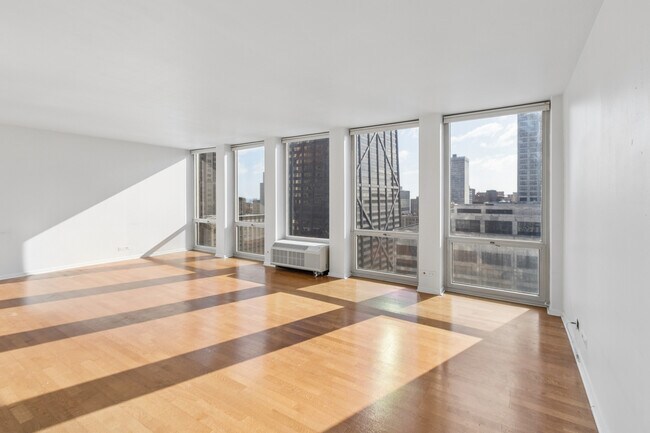 Photo - 111 E Chestnut St Unidad 25F