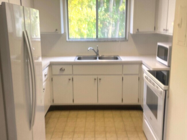 Photo - 1400 Morton Ave Unidad 2A