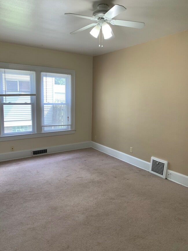 Photo - 205 E Broadway Ave